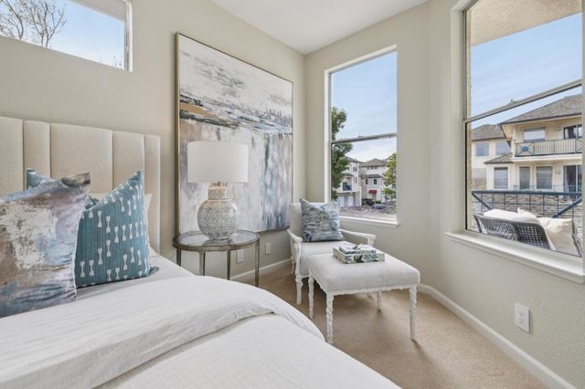 100 Baltic Circle 128, Redwood City, CA 94065