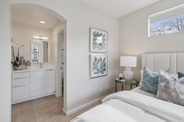 100 Baltic Circle 128, Redwood City, CA 94065