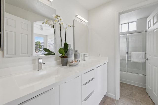 100 Baltic Circle 128, Redwood City, CA 94065