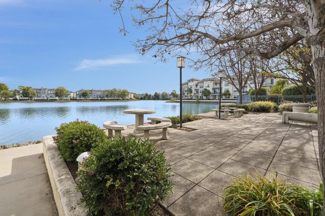 100 Baltic Circle 128, Redwood City, CA 94065