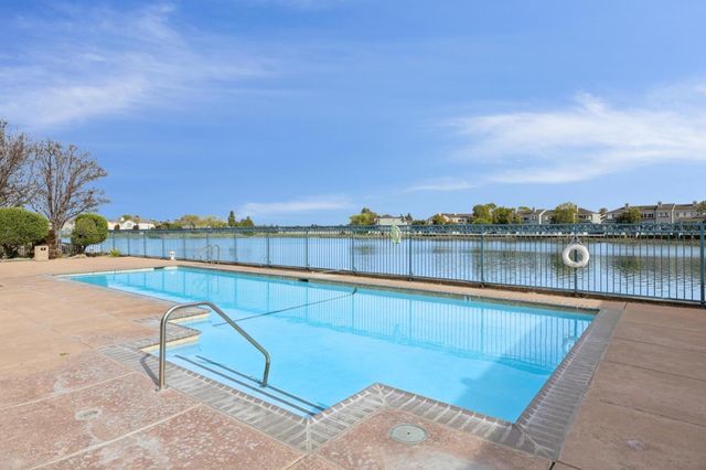 100 Baltic Circle 128, Redwood City, CA 94065