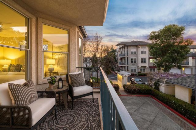 100 Baltic Circle 128, Redwood City, CA 94065