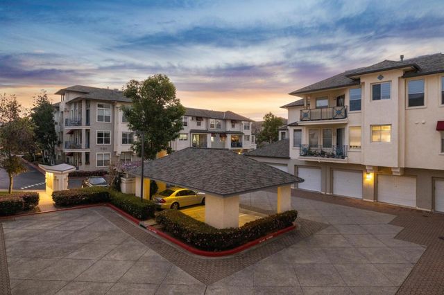 100 Baltic Circle 128, Redwood City, CA 94065