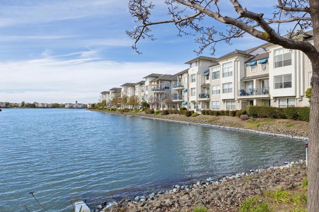 100 Baltic Circle 128, Redwood City, CA 94065