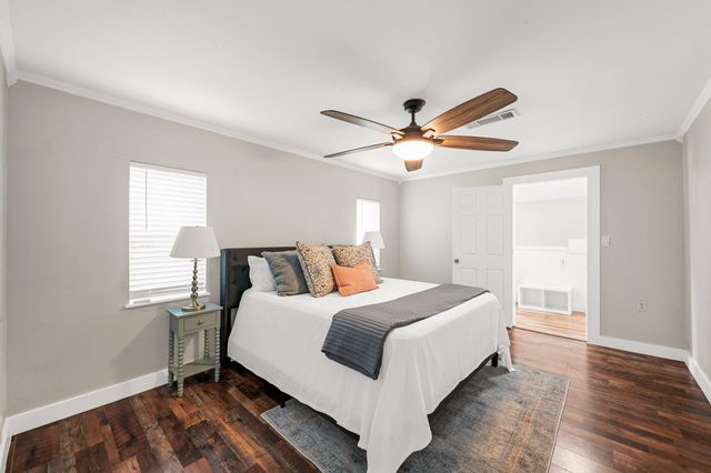 3302 North Avenue, Needville, TX 77461