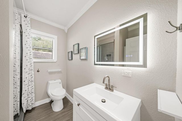 3302 North Avenue, Needville, TX 77461