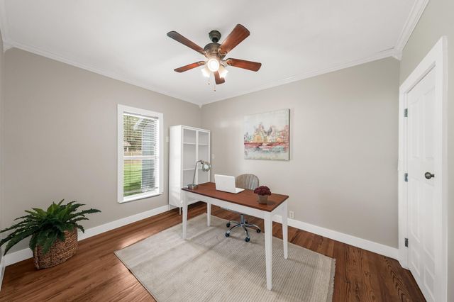 3302 North Avenue, Needville, TX 77461