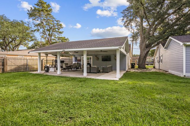 3302 North Avenue, Needville, TX 77461