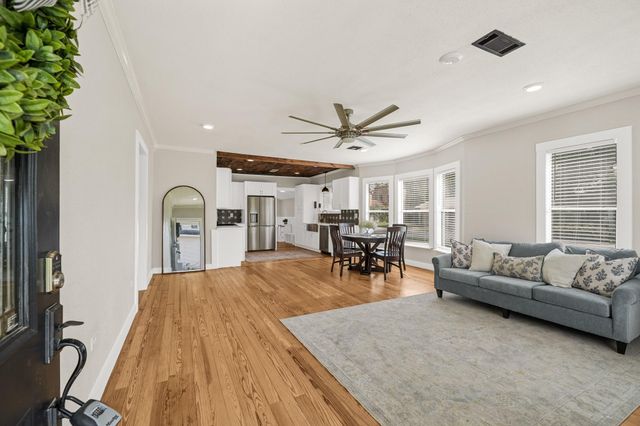 3302 North Avenue, Needville, TX 77461