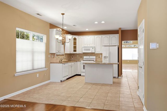 2 Falstaff Drive, Manchester, NJ 08759