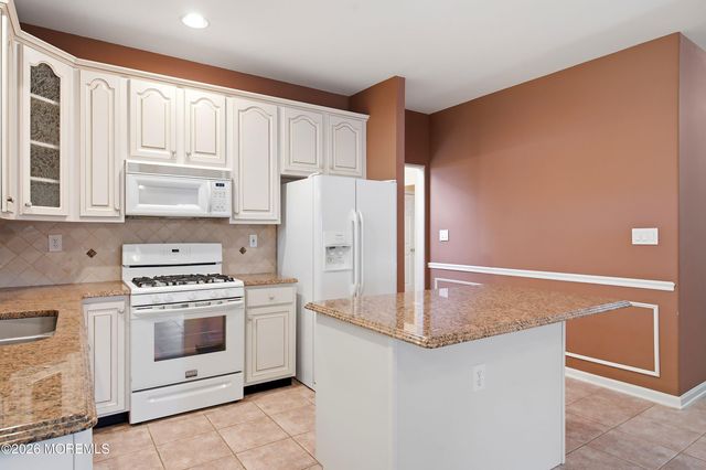2 Falstaff Drive, Manchester, NJ 08759