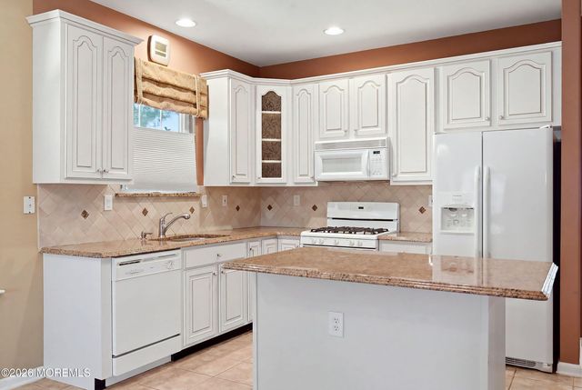 2 Falstaff Drive, Manchester, NJ 08759