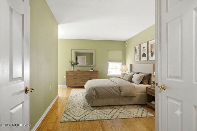 2 Falstaff Drive, Manchester, NJ 08759