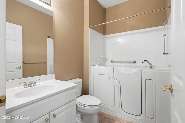 2 Falstaff Drive, Manchester, NJ 08759