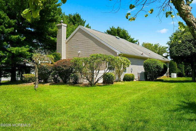 2 Falstaff Drive, Manchester, NJ 08759