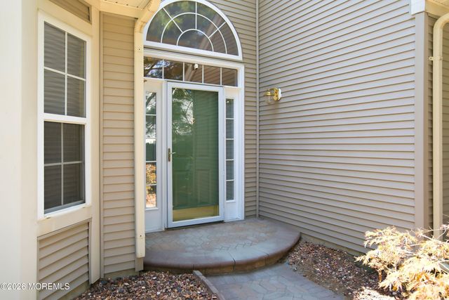 2 Falstaff Drive, Manchester, NJ 08759