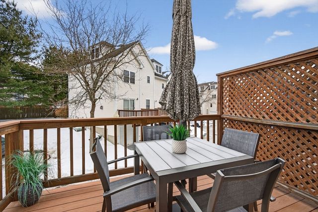 555 Main St 11, Woburn, MA 01801