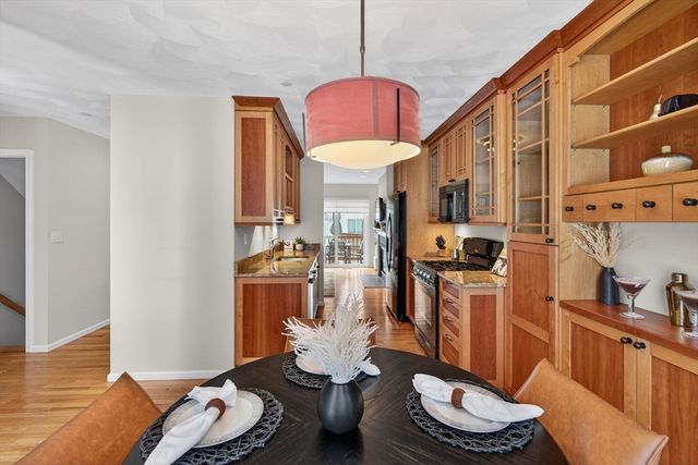 555 Main St 11, Woburn, MA 01801