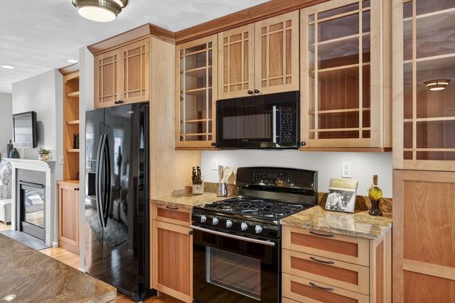 555 Main St 11, Woburn, MA 01801