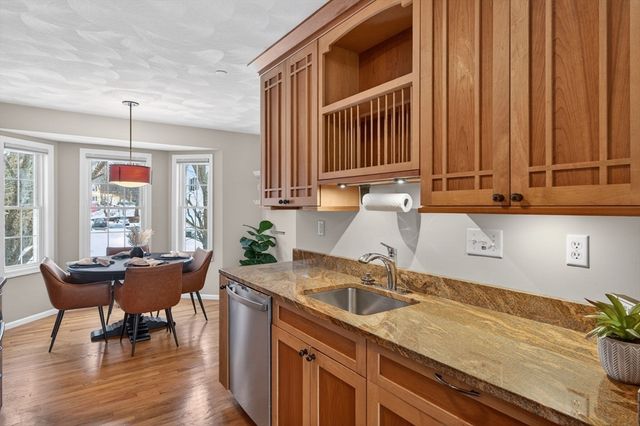 555 Main St 11, Woburn, MA 01801