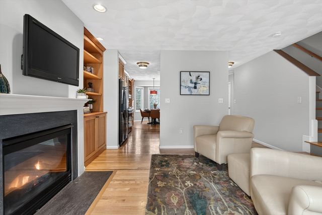 555 Main St 11, Woburn, MA 01801