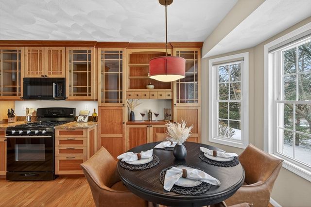 555 Main St 11, Woburn, MA 01801