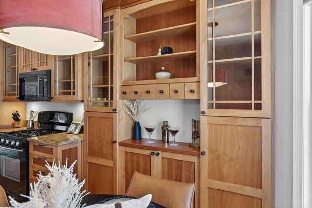 555 Main St 11, Woburn, MA 01801