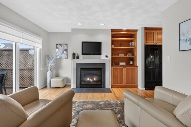 555 Main St 11, Woburn, MA 01801