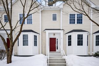 555 Main St 11, Woburn, MA 01801