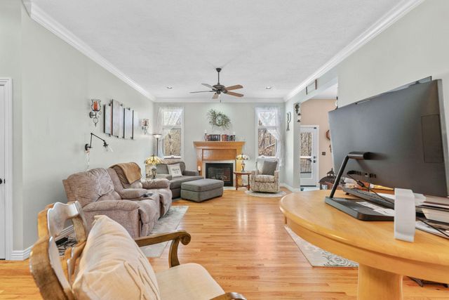 2063 Olde Gate Road, Nixa, MO 65714