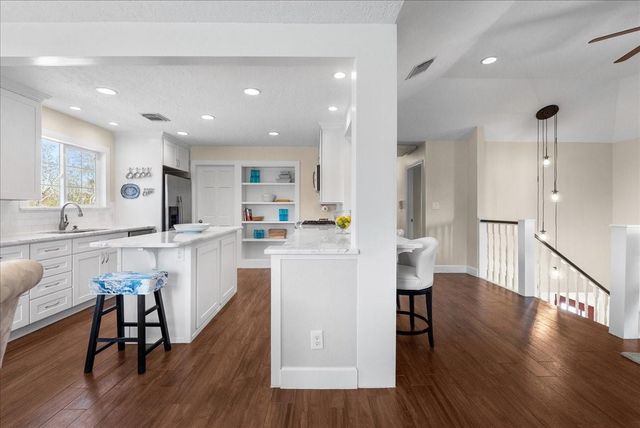 510 Shore Acres Boulevard, La Porte, TX 77571