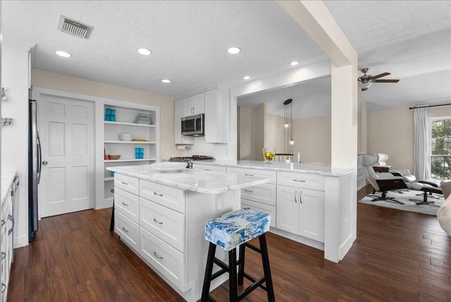 510 Shore Acres Boulevard, La Porte, TX 77571