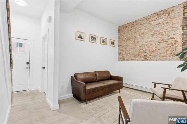 295 Dr Martin Luther King Jr Boulevard, Newark, NJ 07102