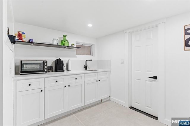 295 Dr Martin Luther King Jr Boulevard, Newark, NJ 07102