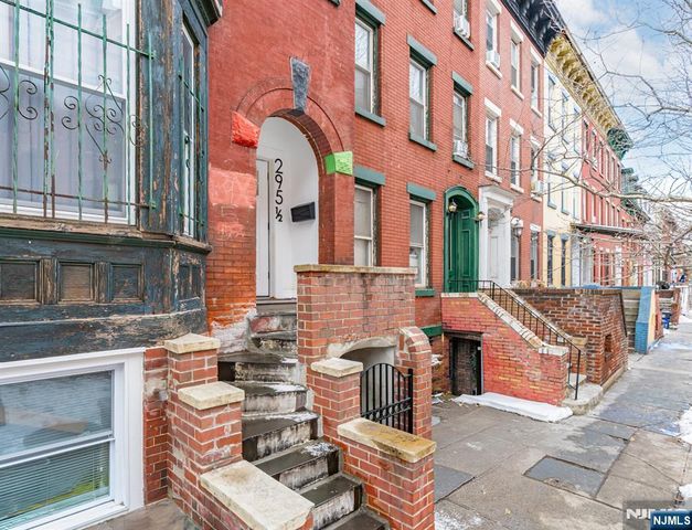 295 Dr Martin Luther King Jr Boulevard, Newark, NJ 07102