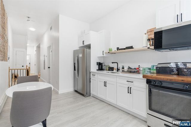 295 Dr Martin Luther King Jr Boulevard, Newark, NJ 07102