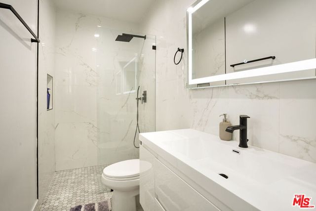 5542 Harold Way, Los Angeles, CA 90028