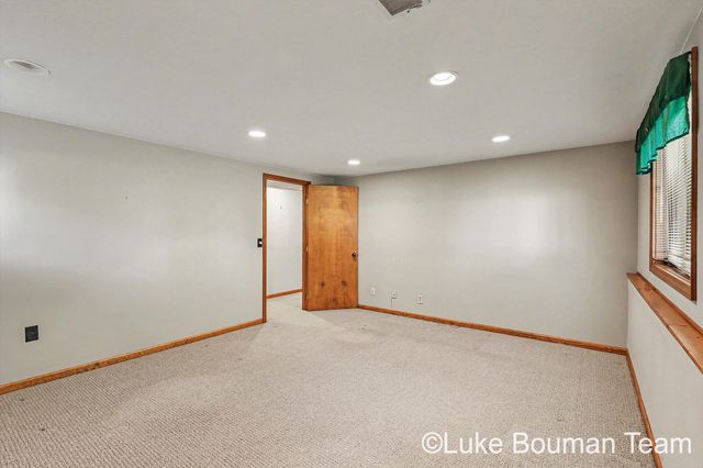 1060 Legion Park Drive, Holland, MI 49423