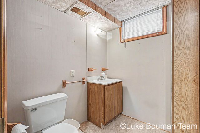 1060 Legion Park Drive, Holland, MI 49423