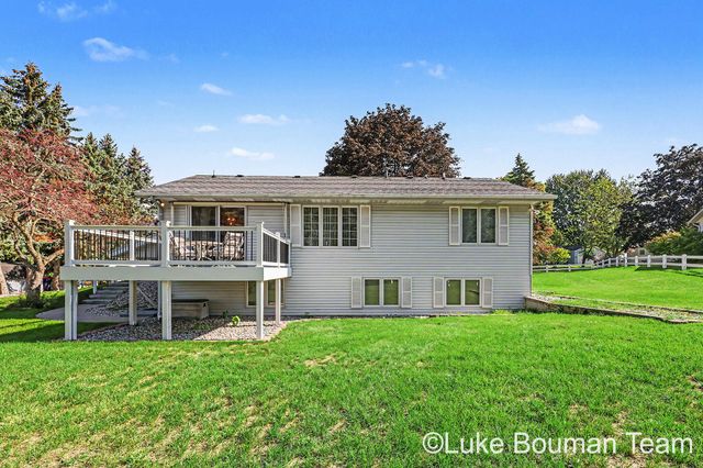 1060 Legion Park Drive, Holland, MI 49423