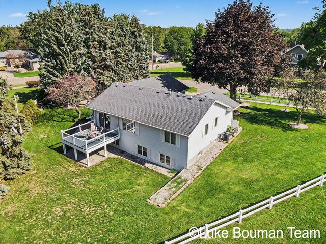 1060 Legion Park Drive, Holland, MI 49423