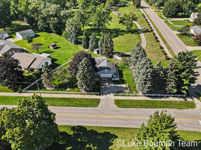 1060 Legion Park Drive, Holland, MI 49423