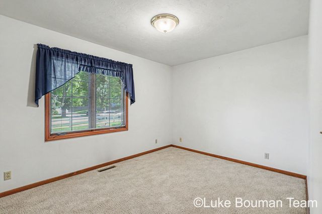 1060 Legion Park Drive, Holland, MI 49423