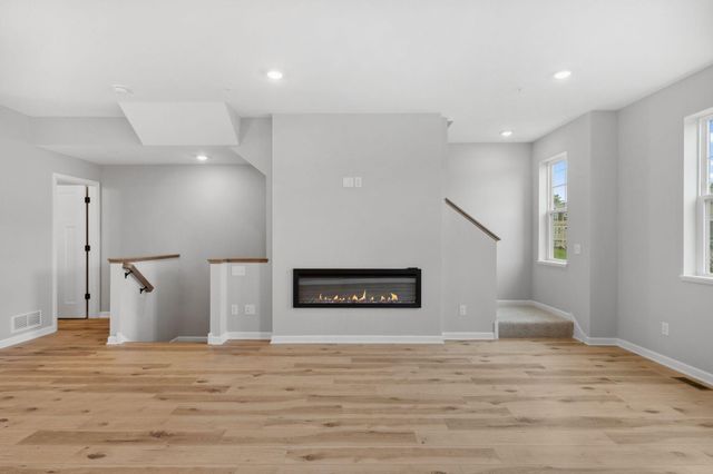 1524 Traverse Lane, West Saint Paul, MN 55118