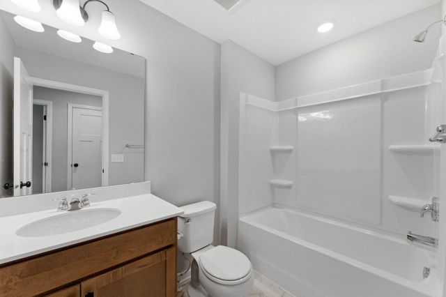 1524 Traverse Lane, West Saint Paul, MN 55118