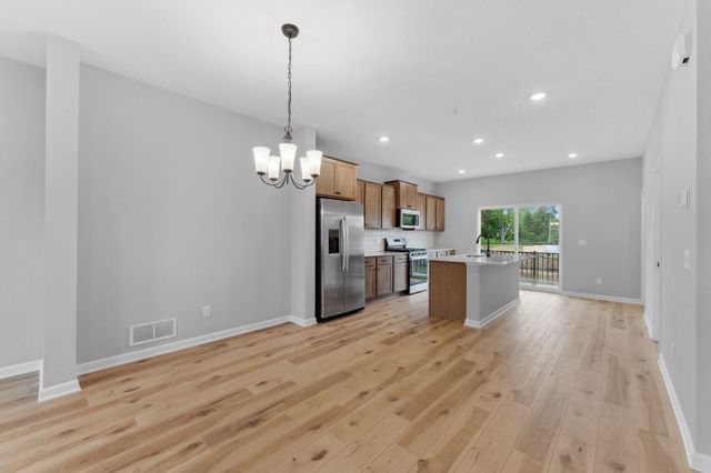 1524 Traverse Lane, West Saint Paul, MN 55118