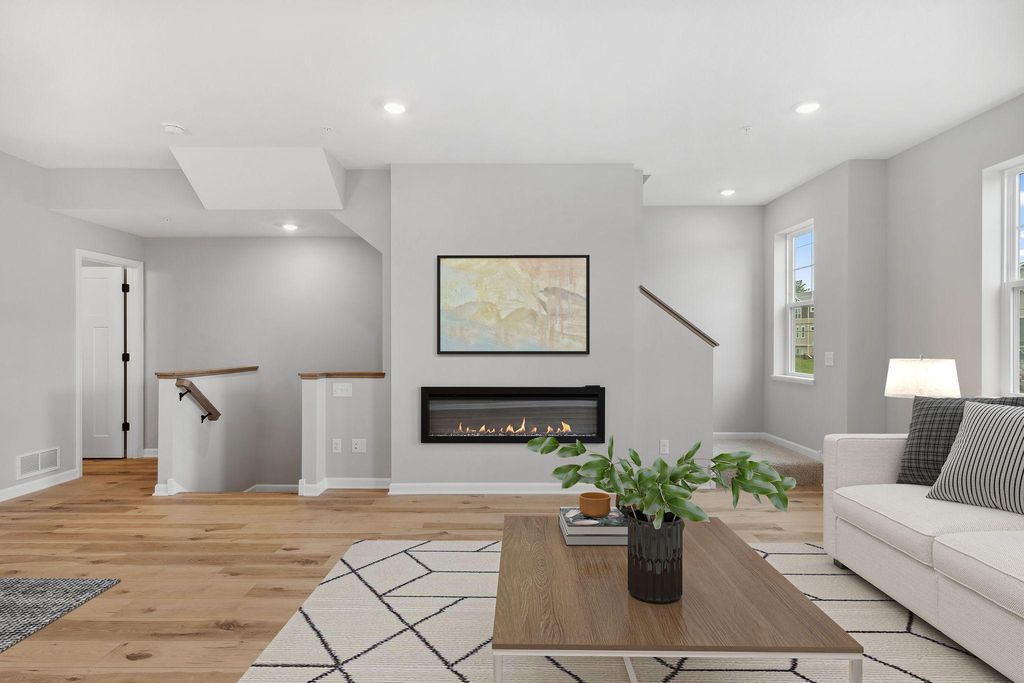 1524 Traverse Lane, West Saint Paul, MN 55118