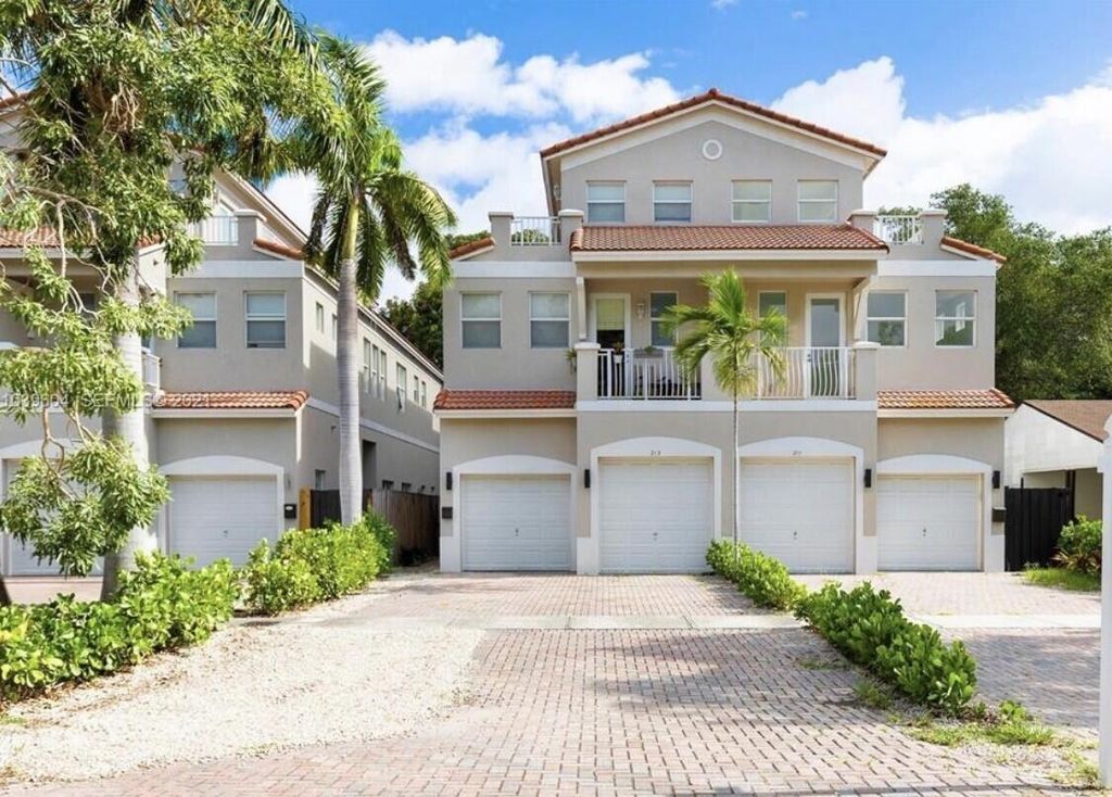 213 SW 11TH Street 213, Fort Lauderdale, FL 33315