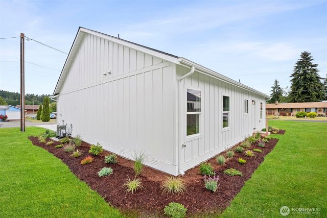 475 Garfield Ave E, Tenino, WA 98589