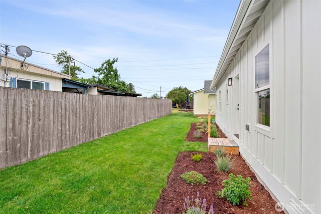 475 Garfield Ave E, Tenino, WA 98589